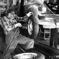 A La Grande Bug receives its wheels at the Emden plant.