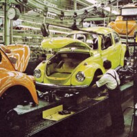 A Ravenna Green Komfort on the factory floor at Wolfsburg.